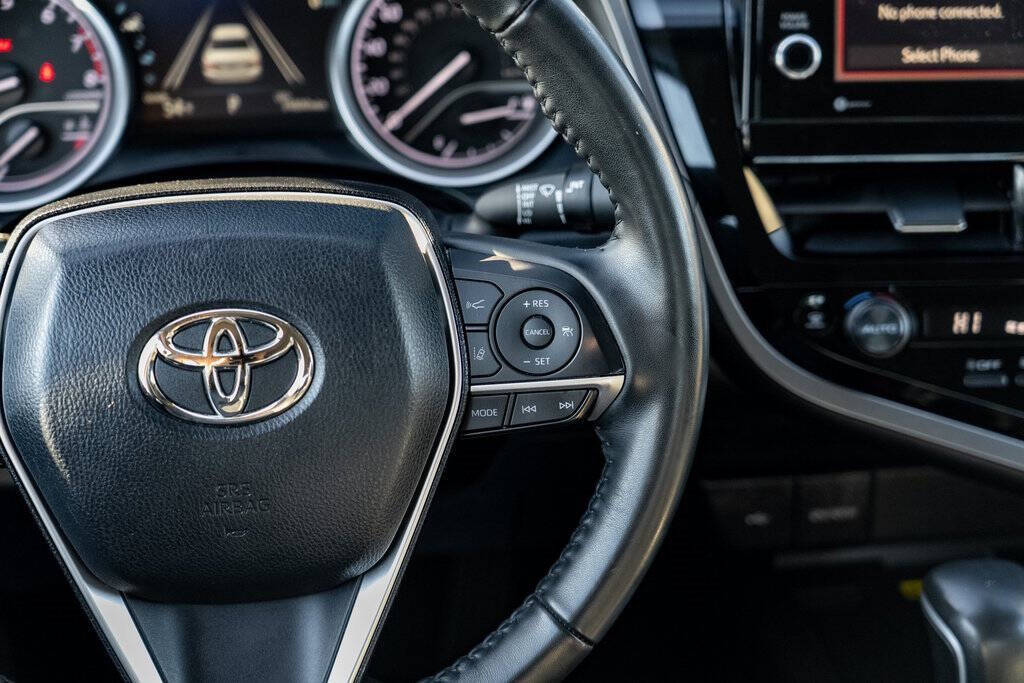 2022 Toyota Camry for sale at Auto Destination in Puyallup, WA