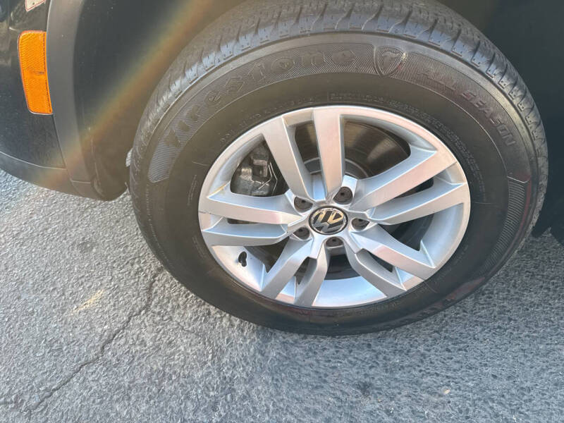 2012 Volkswagen Tiguan LE