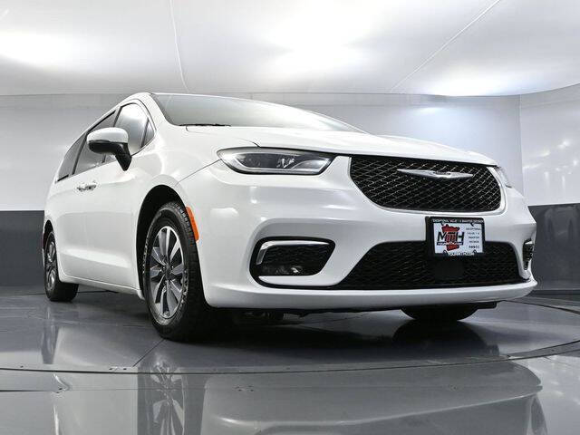 2023 Chrysler Pacifica Plug-In Hybrid Touring L