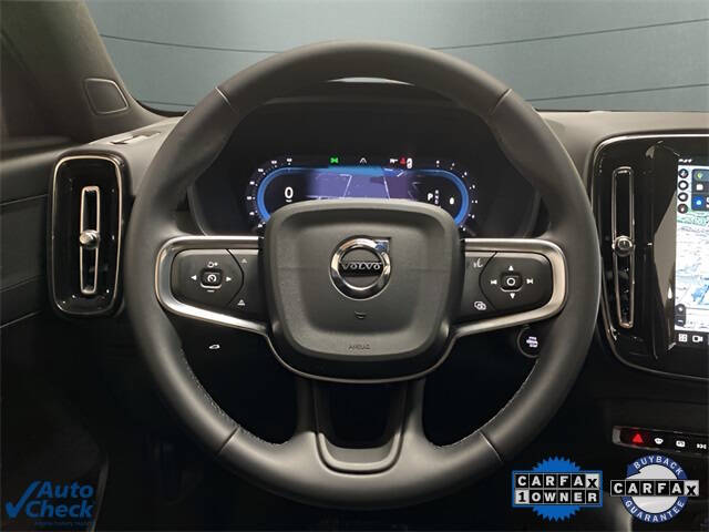 2025 Volvo XC40 B5 Core Bright Theme