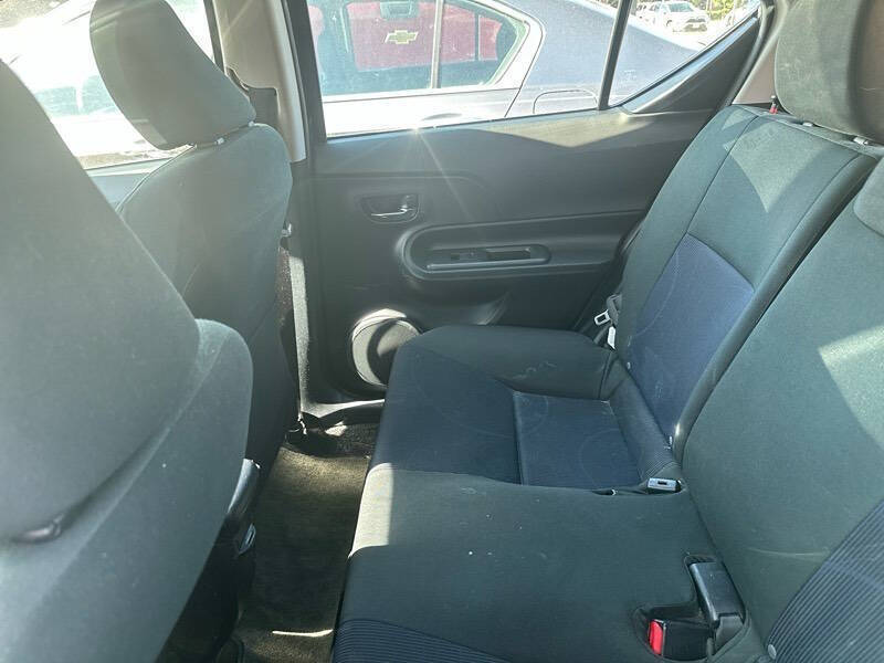 2015 Toyota Prius c One