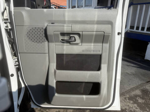 2014 Ford E-Series E-150