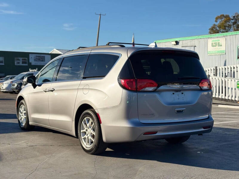2020 Chrysler Voyager LXi