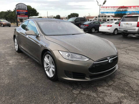 2015 Tesla Model S 70D