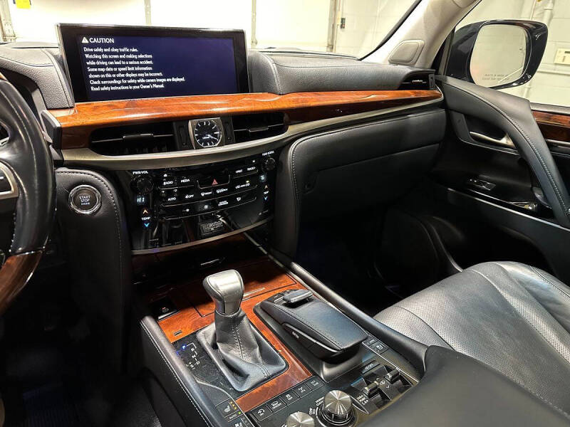 2016 Lexus LX 570