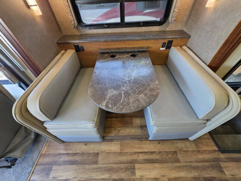 2017 Jayco Precept