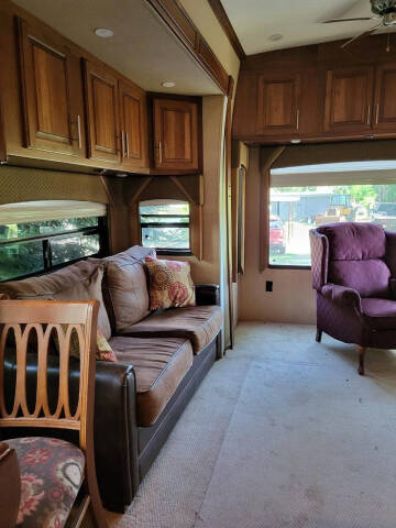 2012 Dynamax Trilogy