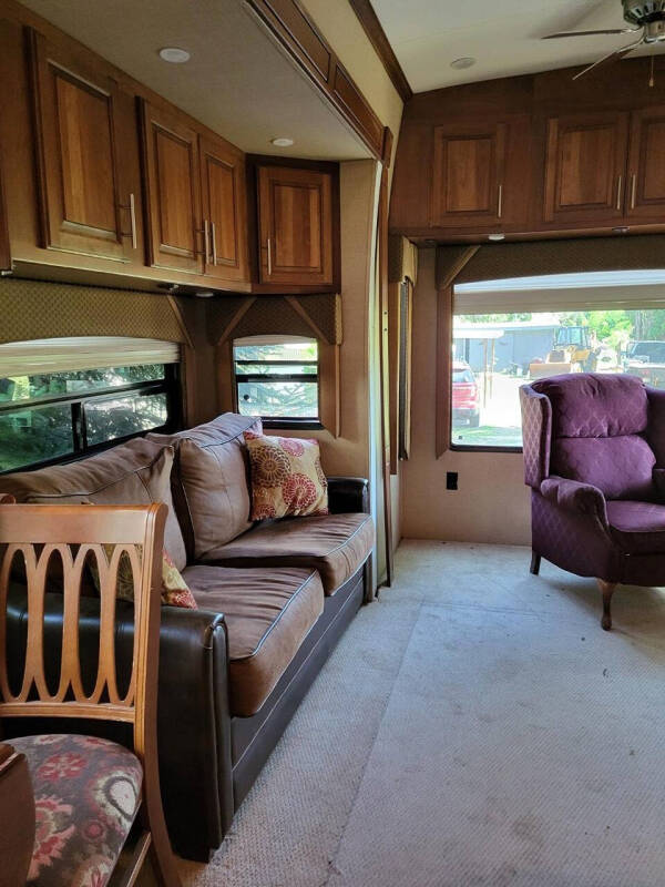 2012 Dynamax Trilogy