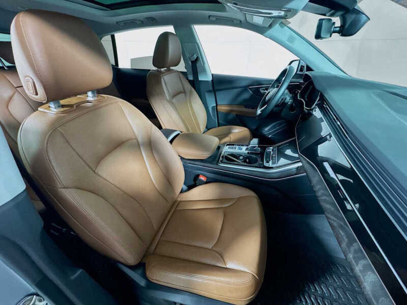 2022 Audi Q8 quattro Premium Plus 55 TFSI