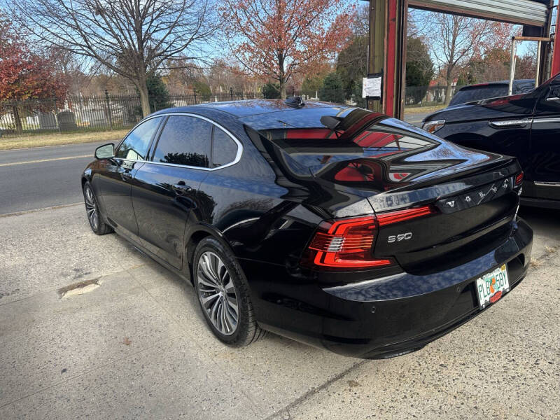 2022 Volvo S90 B6 Momentum