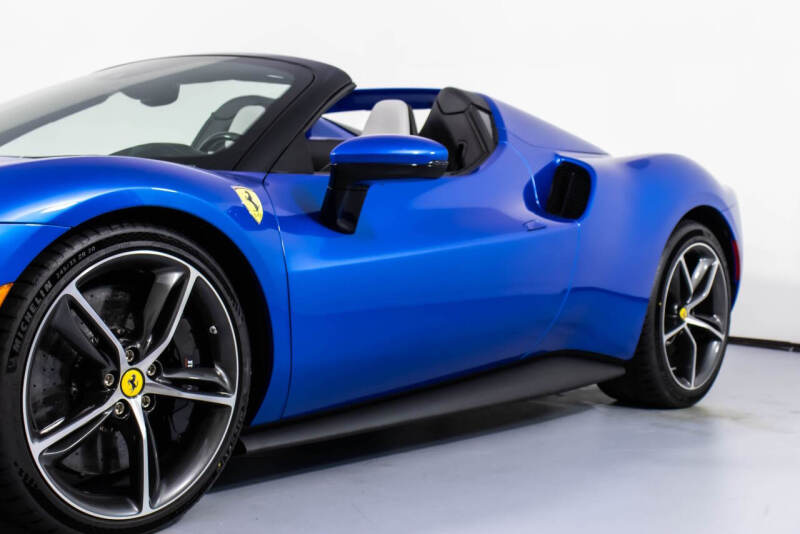 2024 Ferrari 296 GTS