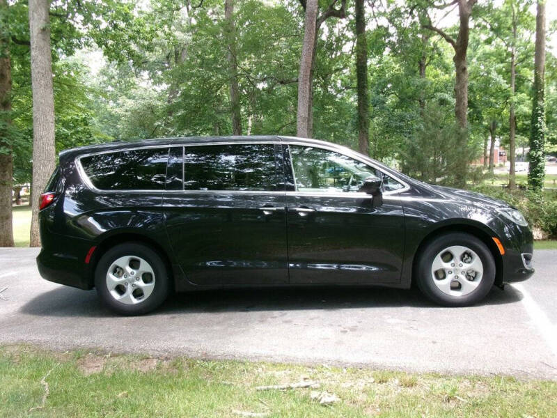 2017 Chrysler Pacifica Hybrid Touring Plus