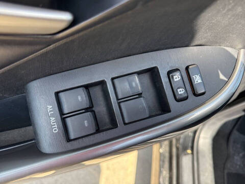 2013 Toyota Prius Three