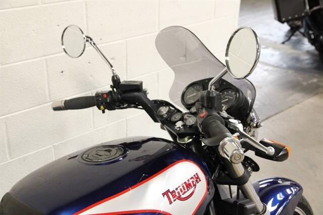 1998 Triumph TRIDENT 90