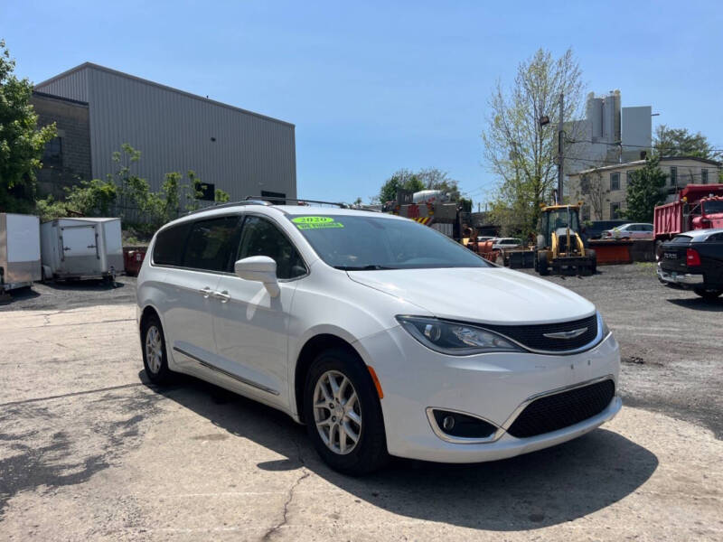 2020 Chrysler Pacifica Touring L
