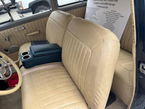 1950 Ford 2 DR Club Coupe