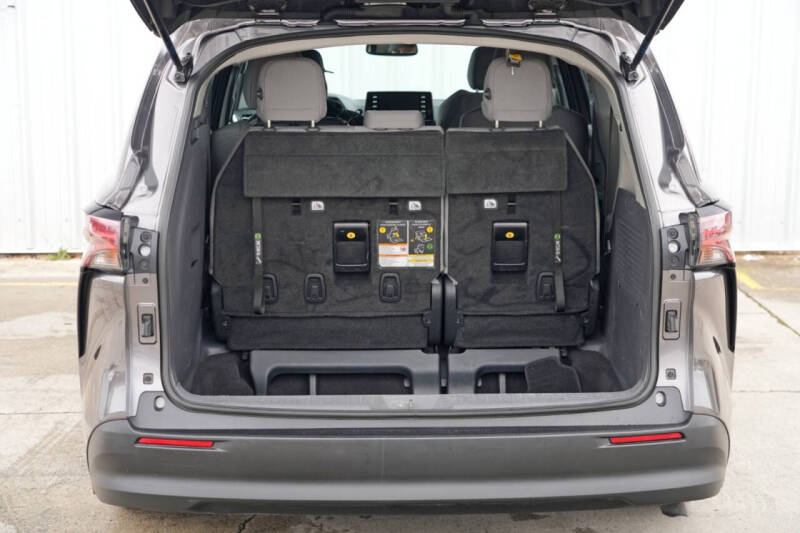 2021 Toyota Sienna LE 8-Passenger