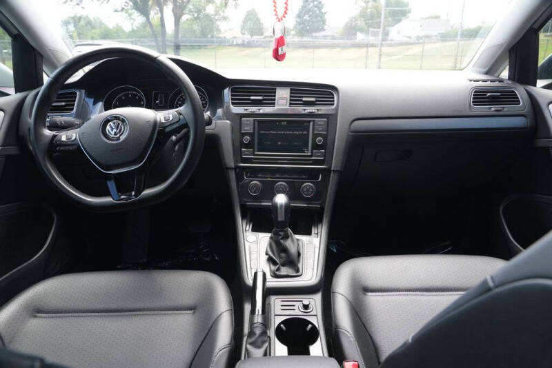 2020 Volkswagen Golf TSI