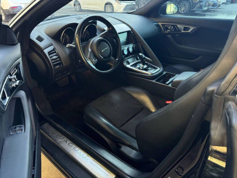 2017 Jaguar F-TYPE Premium