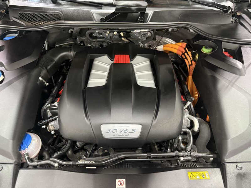 2016 Porsche Cayenne S E-Hybrid