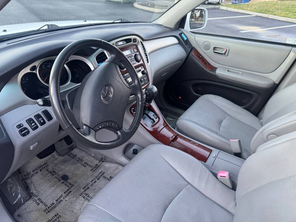 2007 Toyota Highlander for sale at The Price King Auto in LAKEWOOD, WA