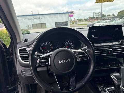2022 Kia Seltos EX