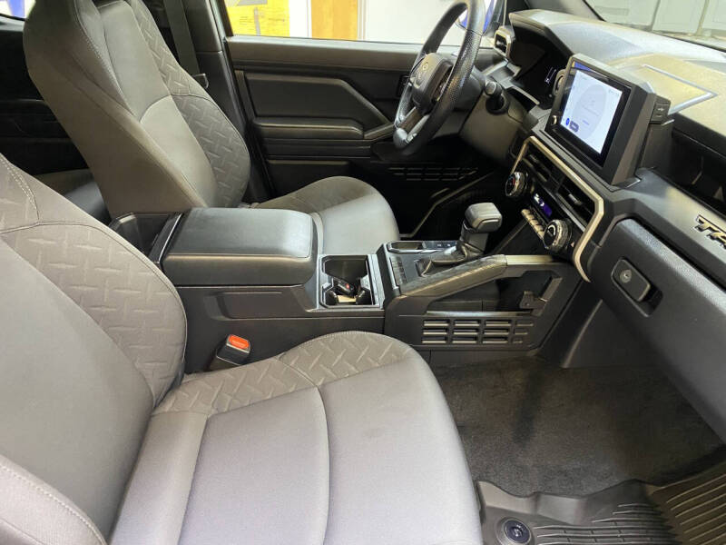 2025 Toyota Tacoma SR