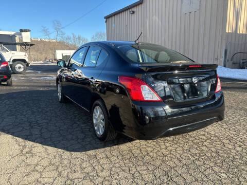 2017 Nissan Versa 1.6 SV