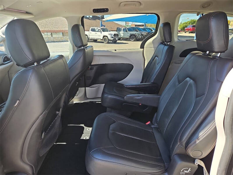 2019 Chrysler Pacifica Touring L
