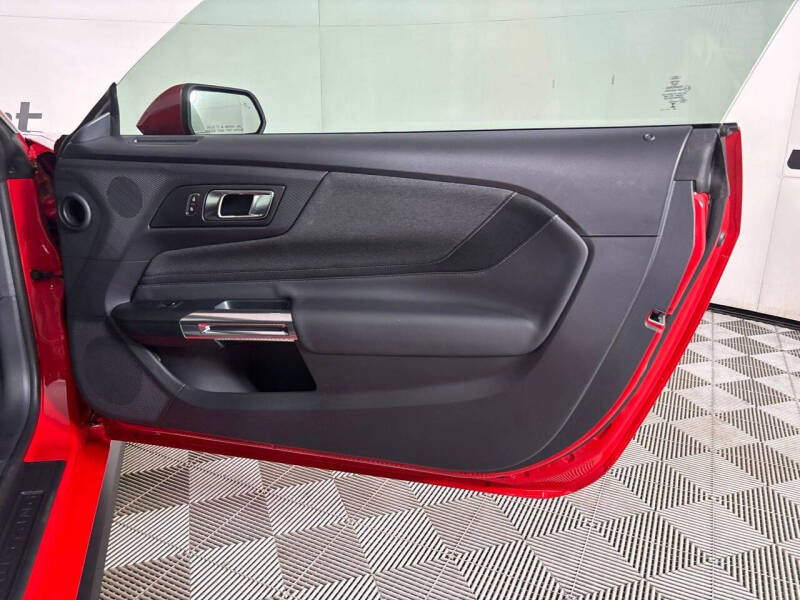 2025 Ford Mustang EcoBoost