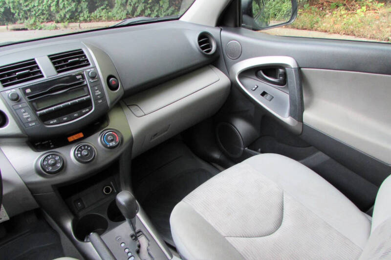 2010 Toyota RAV4 Base photo 9