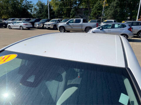 2021 Toyota Camry Hybrid LE