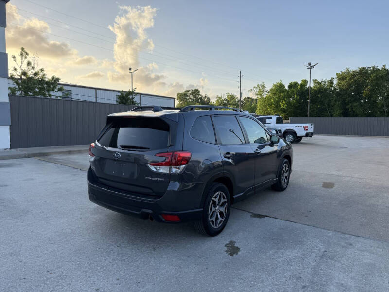 2022 Subaru Forester Premium