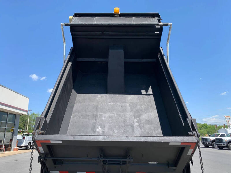 2015 Freightliner M2 106