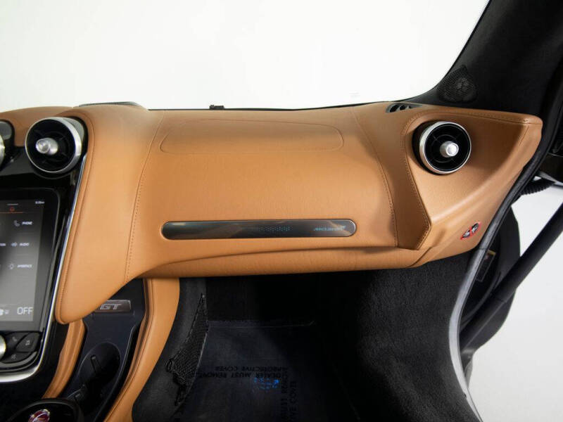 2023 McLaren GT