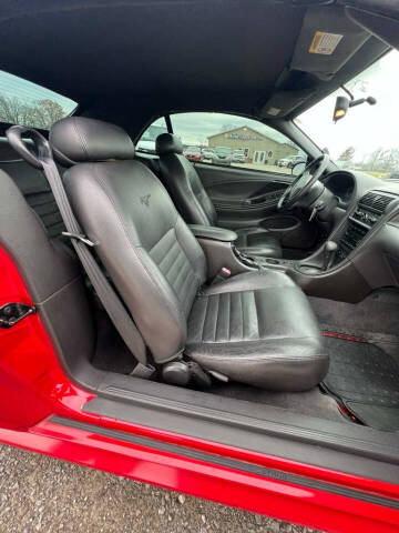 2004 Ford Mustang GT Deluxe