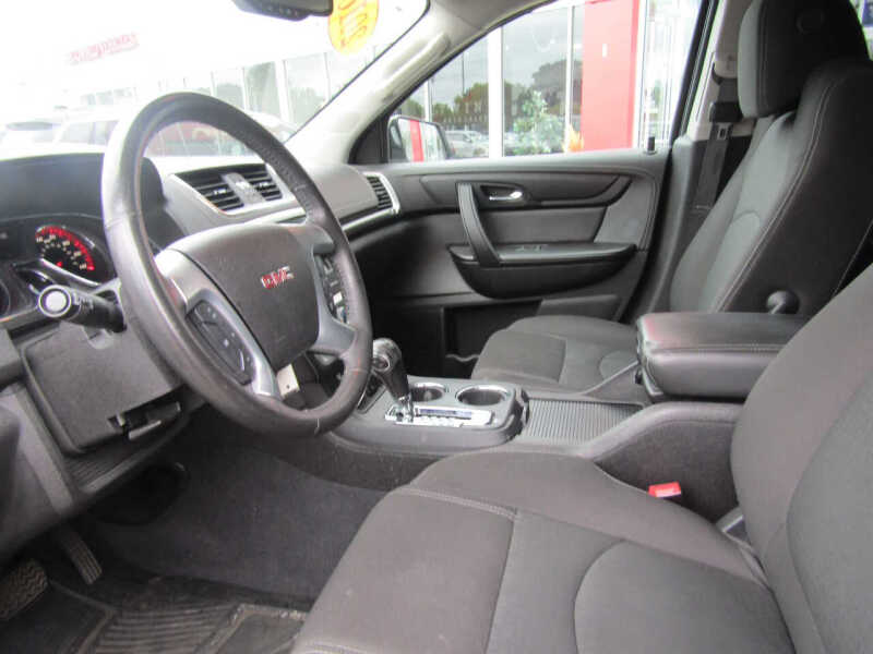 2016 GMC Acadia SLE-2