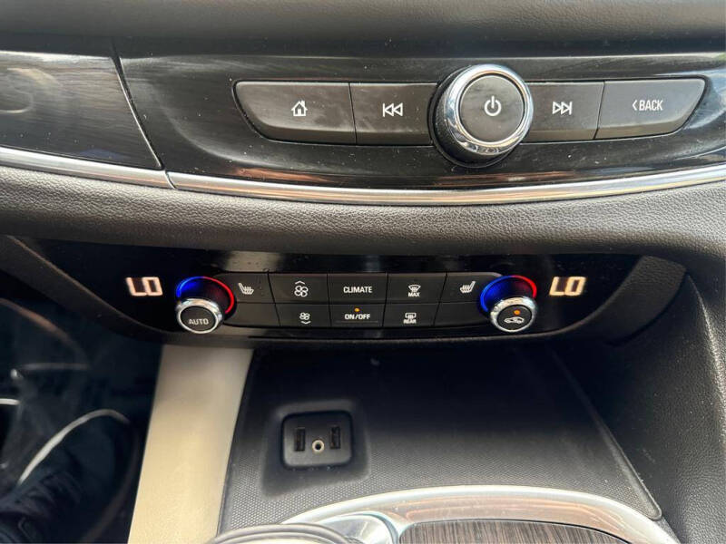 2018 Buick Enclave Essence