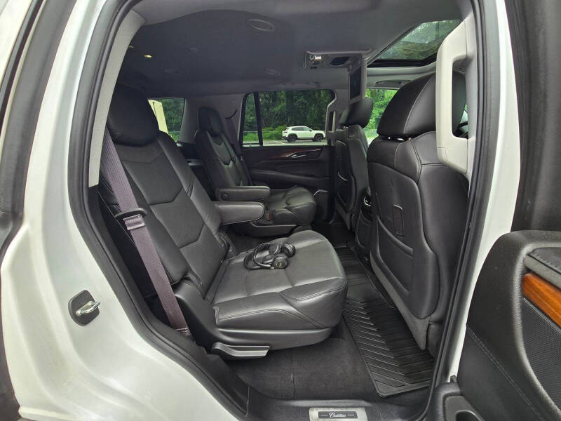 2017 Cadillac Escalade Luxury