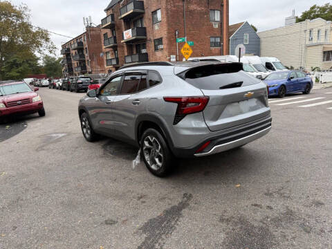 2024 Chevrolet Trax LT