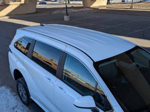 2025 Toyota Sienna LE 8-Passenger