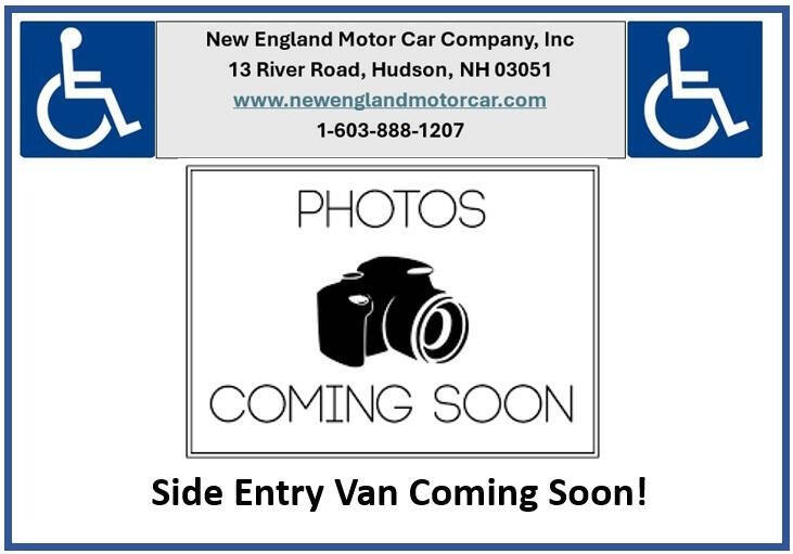 2013 Toyota Sienna LE's photo