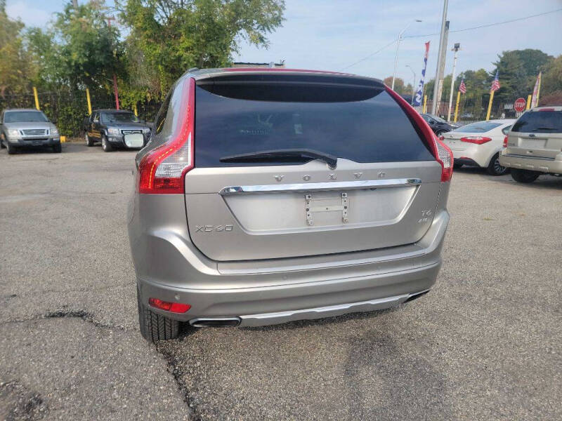 2015 Volvo XC60 T6 Platinum