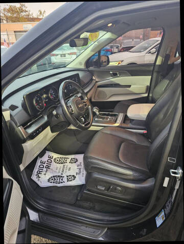 2022 Kia Carnival LX