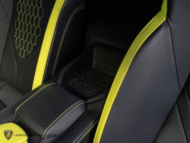 2024 Lamborghini Revuelto