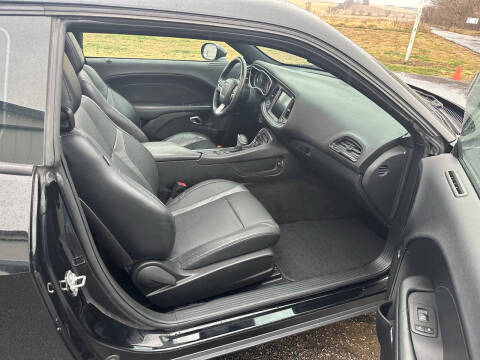 2015 Dodge Challenger SXT Plus