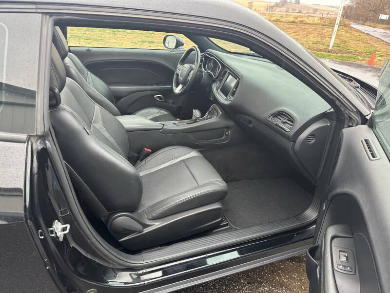 2015 Dodge Challenger SXT Plus