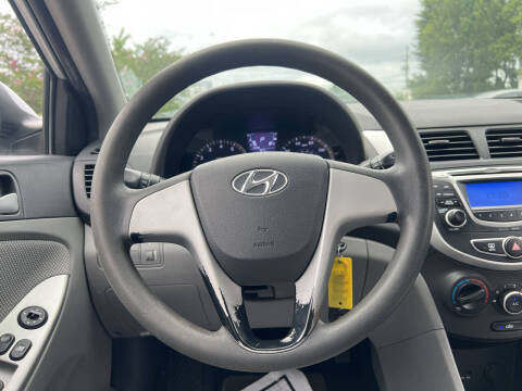 2013 Hyundai Accent GLS