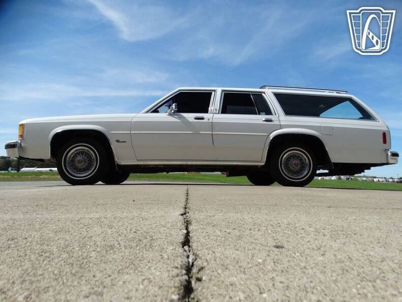 1985 Ford LTD Crown Victoria