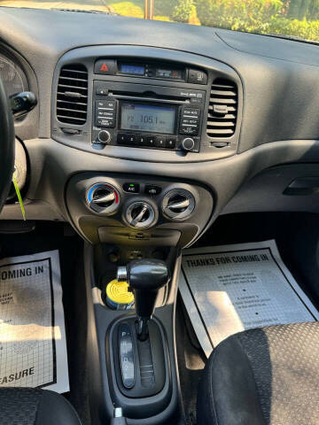 2011 Hyundai Accent GL